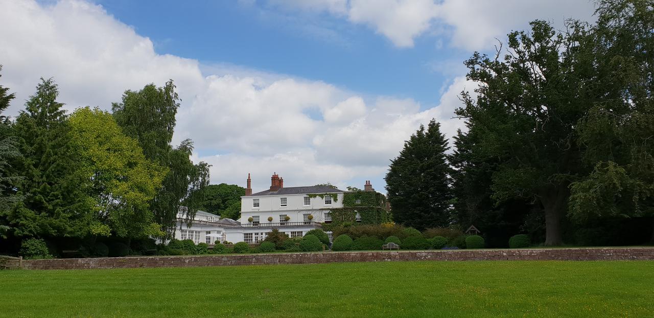 Rowton Hall Hotel And Spa Честер Экстерьер фото